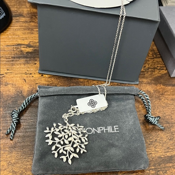 Tiffany & Co. Large Olive Leaf Pendant Necklace - Picture 3 of 5